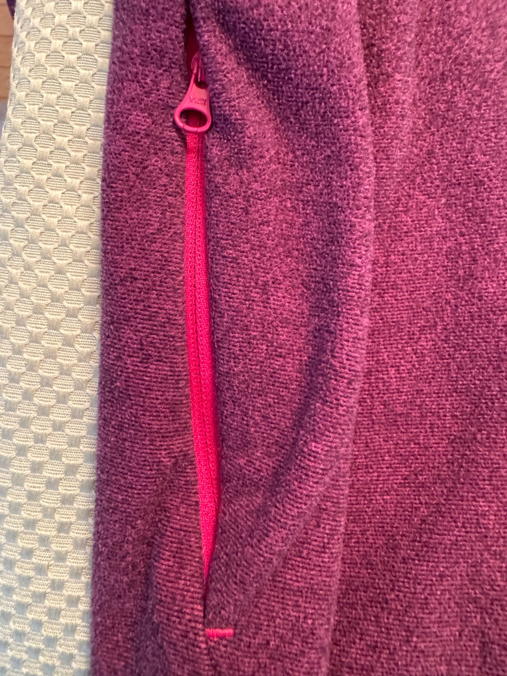 Adidas Ladies XL Heather Magenta Oversized Fleece Hoodie w/Kangaroo Zip Pockets. - Picture 6 of 15